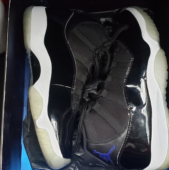 Retro jordan 11s space jam concord